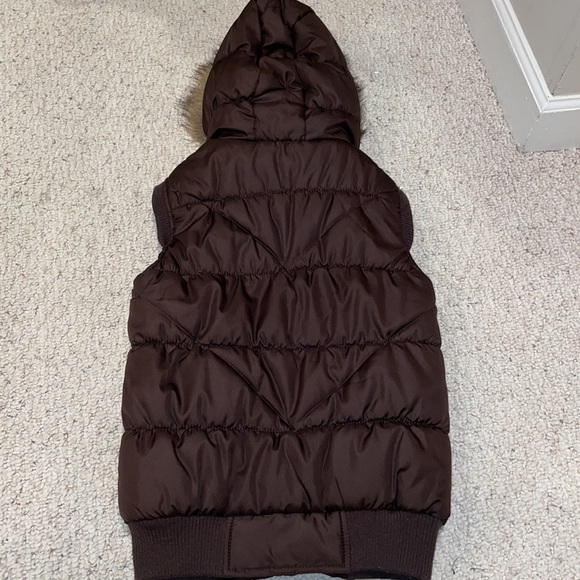 Brown Vest - Discovery - Picture 2 of 3